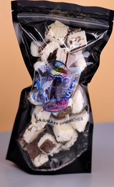Planet Xpress Vanilla Galaxy Sandwiches – Freeze-Dried Vanilla Candy Sandwiches – Sweet, Creamy & Crunchy Space-Themed Snack – Shelf-Stable, No Refrigeration Needed
